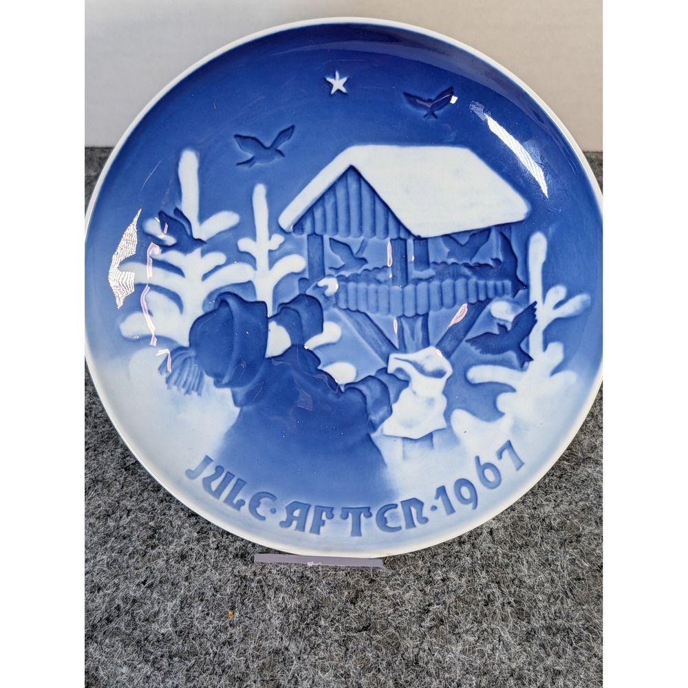 Bing & Grondahl 1967 Christmas Plate Fuglenes Jul Birds Christmas Blue White 7"